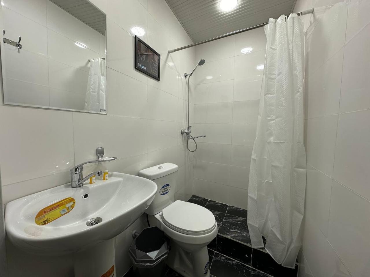 Home Alone Hotel Ташкент Екстер'єр фото
