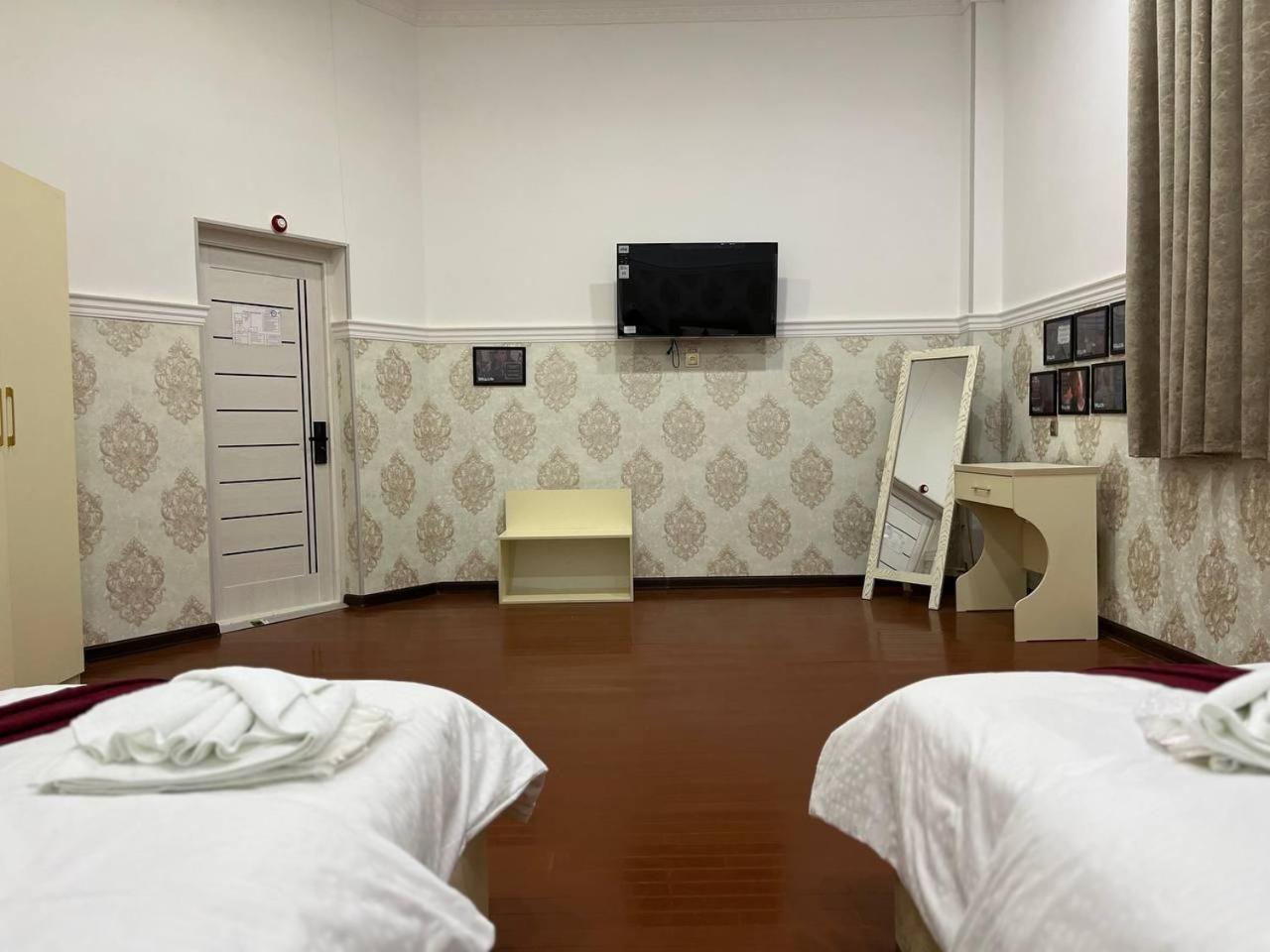 Home Alone Hotel Ташкент Екстер'єр фото
